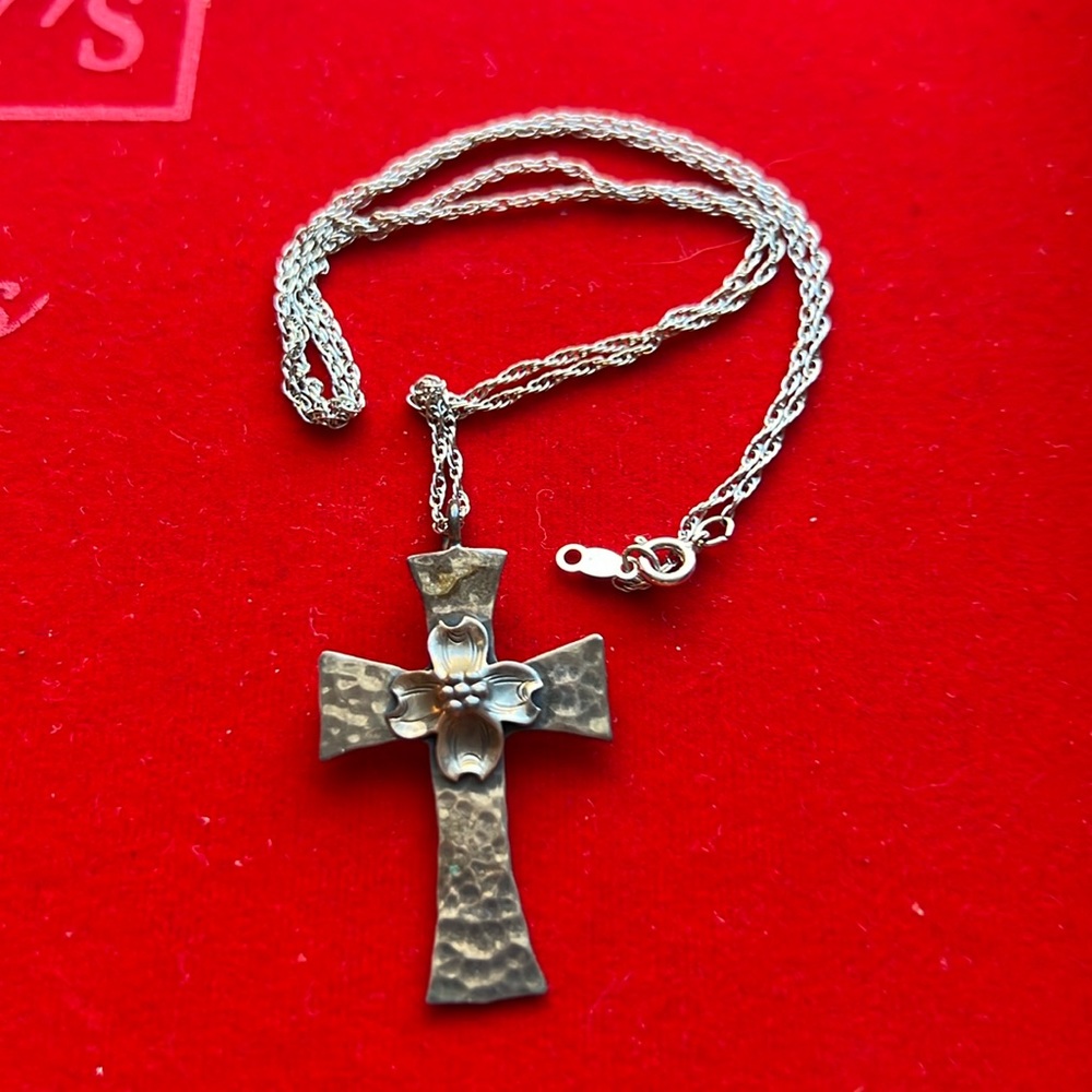 Sterling Silver Cross Necklace & Chain - Picture 2 of 7
